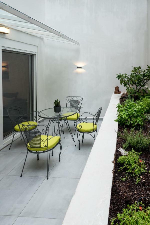 Central Cozy Studio With A Secret Garden Atenas Exterior foto